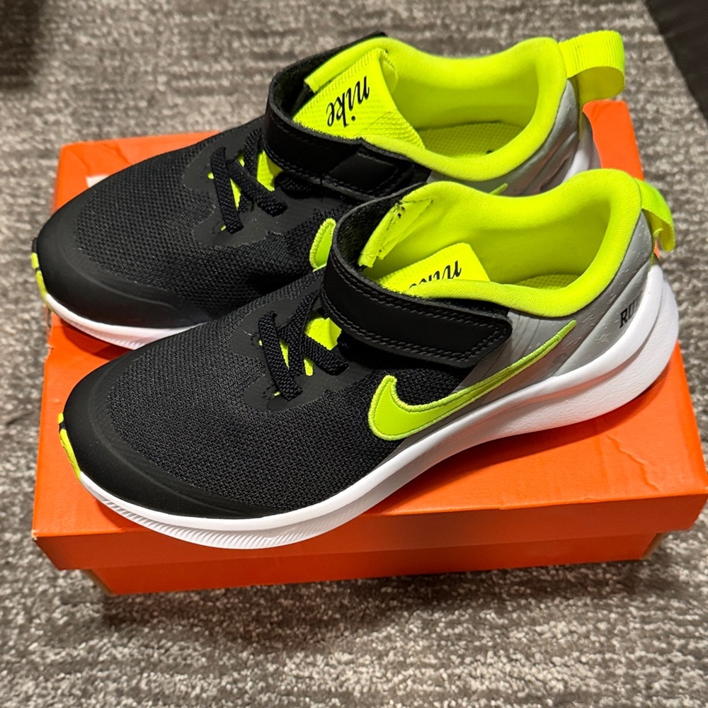 Nike Kids Black and Neon Yellow Sneakers